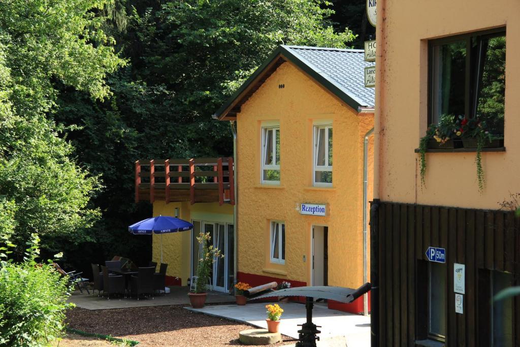 Waldhotel Albachmühle mit Albacher Stuben Wasserliesch Zimmer foto